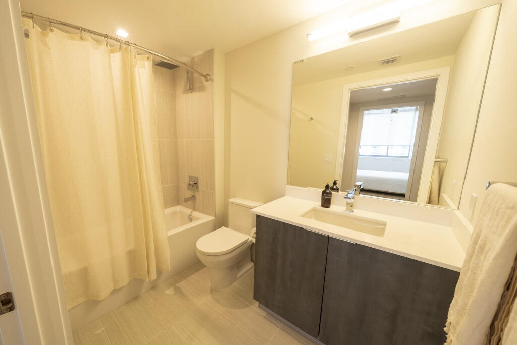 4-MIAWEST-THEO-1BR-Unit
